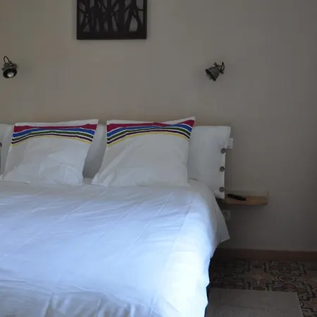 La Fille Du Berger Bed & Breakfast Puissalicon