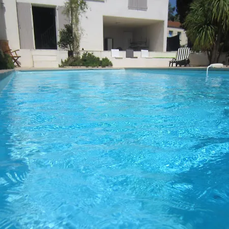 La Fille Du Berger Nocleg ze śniadaniem Puissalicon